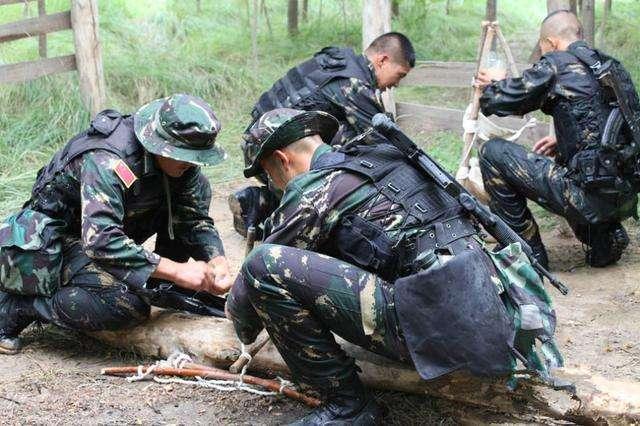 为什么解放军特种兵普遍不戴防弹头盔，而选择戴军帽呢？