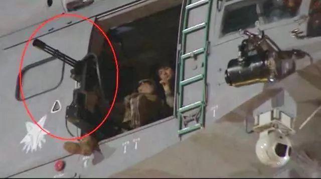 解放军的直升机舱门机枪：并不是在舱门架个机枪那么简单！
