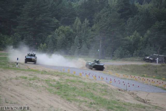 国际军事比赛“空降排”开赛 中国队ZBD03空降战车出尽风头