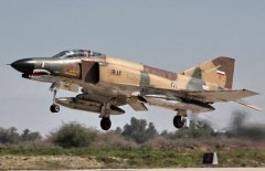 伊朗1架F-4E战斗机近日坠毁 飞行员跳伞生还