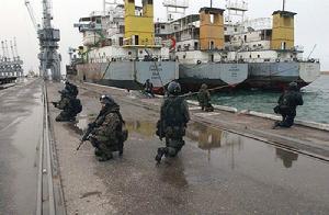2003年3月28在乌港执行任务的GROM特种部队