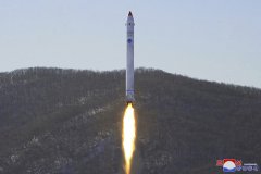 朝鲜宣布侦察卫星研制试验，同日韩国成功试射远程空对地导弹