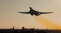 俄军图160轰炸机巡航北欧海域 滞空飞行超过8小时