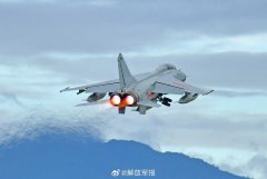 升空！看战机翱翔云天