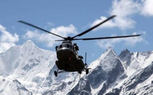 又摔飞机！印度一架空军直升机在中印边境附近坠毁 7人死亡