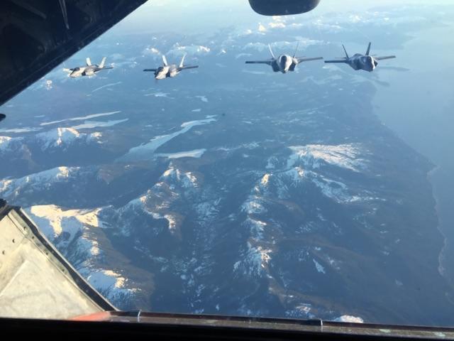日本患“歼-20恐惧症”？美军部署F-35B战机助阵