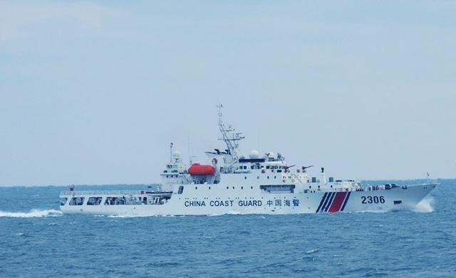 外媒称中国海警船进入钓鱼岛海域 回击日政客拜鬼