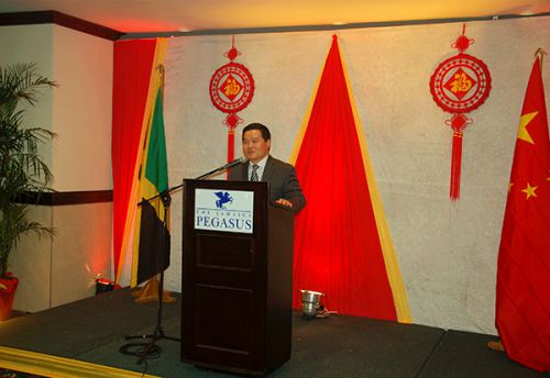 澎湃新闻（www.thepaper.cn）在中国驻牙买加大使馆官网查询发现，董晓军已于10月下旬开始密集向牙买加总理辛普森·米勒、警察总监威廉斯、参议长莫里斯、外长尼科尔森等人辞行。