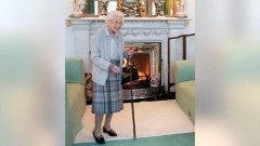 英前首相爆料英女王死因引争议