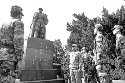 研究信息化智能化战争新特点 深化全民国防教育 研究信息化智能化战争新特点 深化全民国防教育