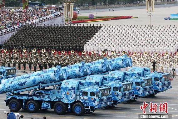 人民海军，生日快乐！