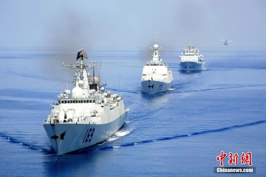 人民海军，生日快乐！