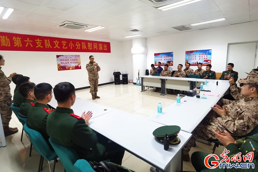 武警北京总队执勤第六支队组织文艺小分队慰问巡演