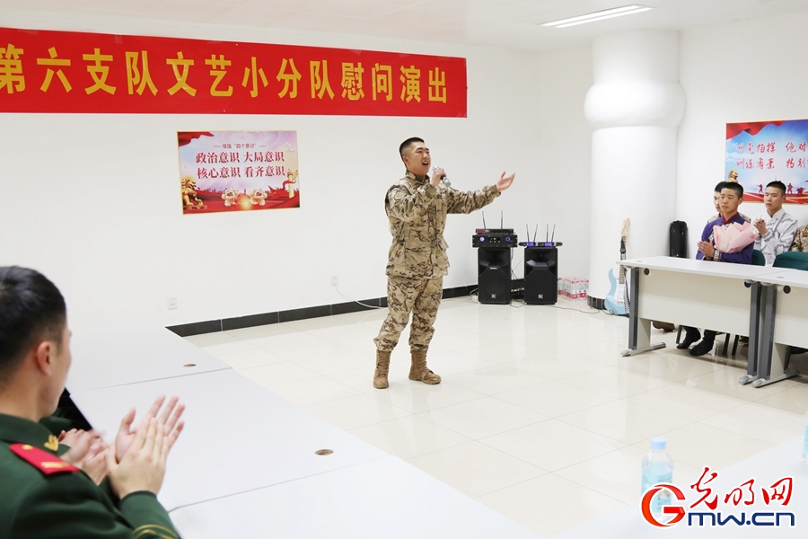 武警北京总队执勤第六支队组织文艺小分队慰问巡演