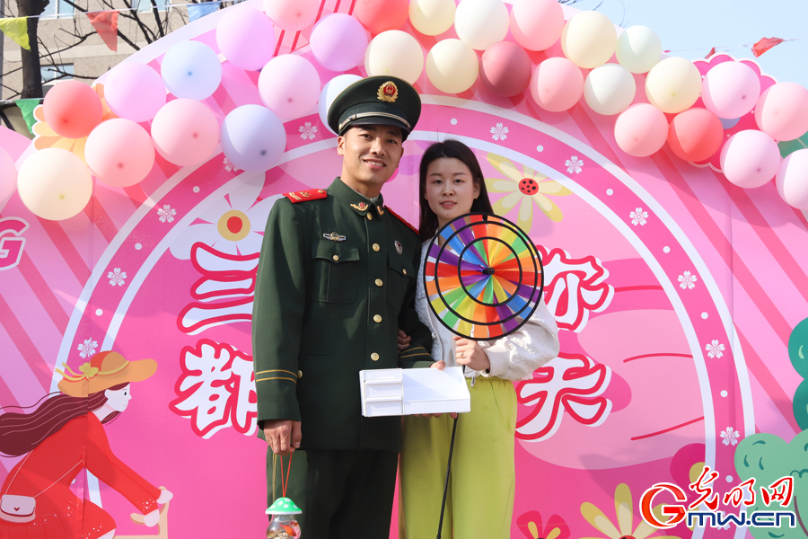 军营游园会，欢乐闹不停