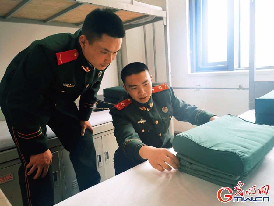 武警北京总队执勤第六支队喜迎新兵下连