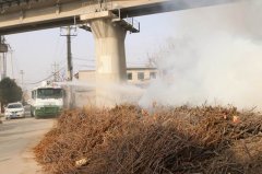 驻地发生火情，武警官兵紧集扑救