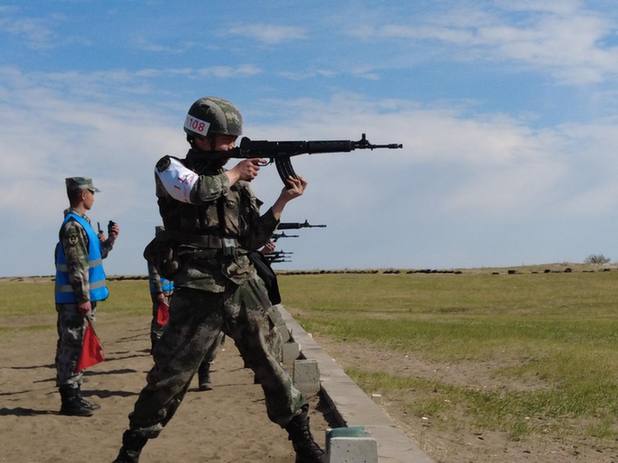 北疆草原练兵忙——北部战区陆军某边防旅群众性比武活动暨军事体育运动会侧记
