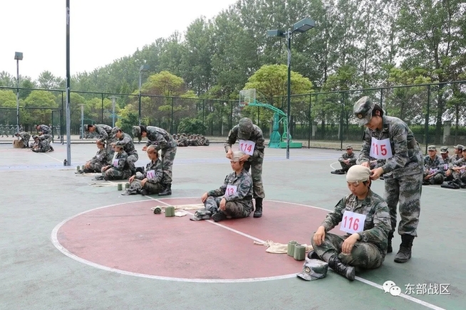 通信女兵，你敢挑战吗？