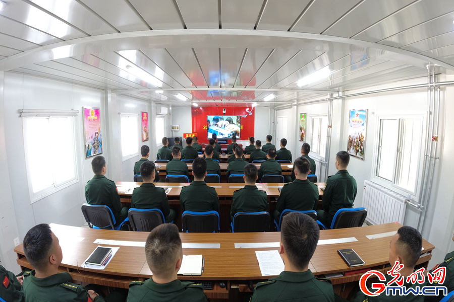 对标新时代基层建设标准 培养按纲建队明白人