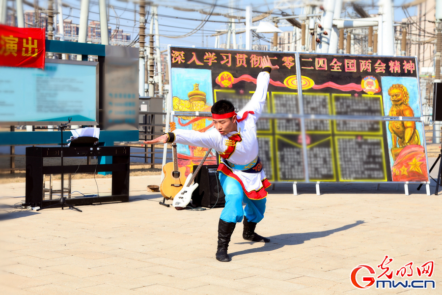 武警北京总队执勤第六支队组织文艺小分队慰问巡演