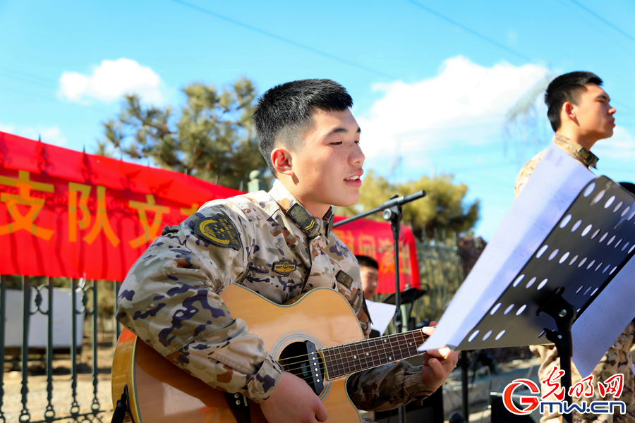 武警北京总队执勤第六支队组织文艺小分队慰问巡演