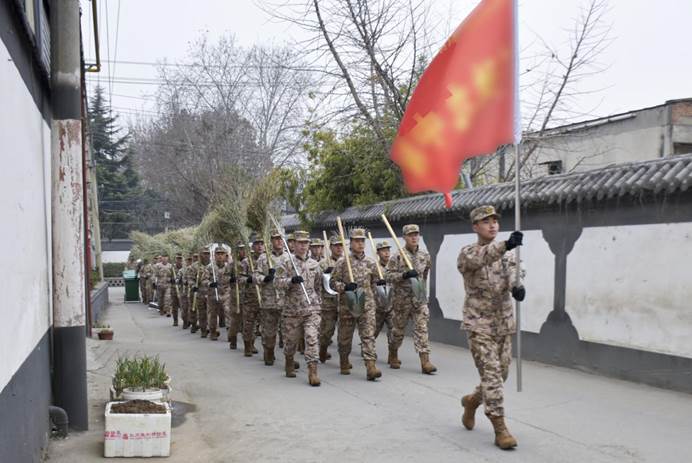 雷锋日，武警官兵在行动!