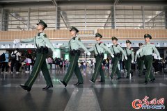 国庆我在战位：星夜坚守，武警官兵“双节”假