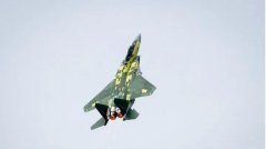 波音为卡塔尔研制生产的F-15QA战斗机首飞