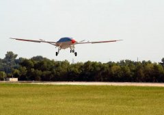 MQ-25舰载无人加油机首飞成功
