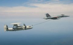 美国海军接收首架具备空中加油能力的E-2D“先进