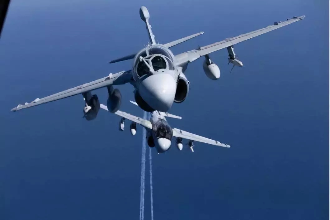 VMAQ-2中队的EA-6B
