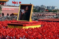 记忆史诗与镜像祖国：2009年国庆阅兵的合法化叙