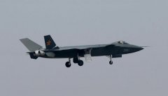 超音速战机首次列装解放军空军飞行院校