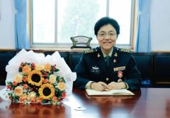 致敬军校里的“铿锵玫瑰”！