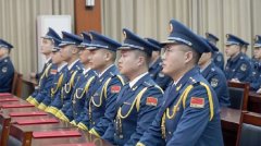 东部战区空军某部隆重举行少尉授衔仪式