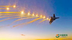 对阵夜空  淬炼战法——海军航空大学某团夜间训