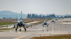 昼夜出击！南部战区空军航空兵某旅开展实弹射
