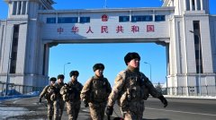辛苦了！陆军某边防连官兵踏雪巡逻