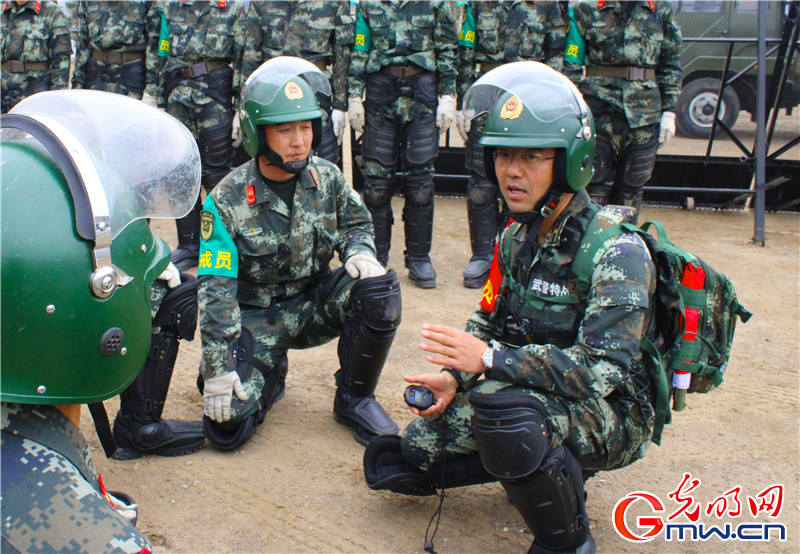 武警甘南支队组织实兵实装战备拉动演练 武警甘南支队组织实兵实装战备拉动演练