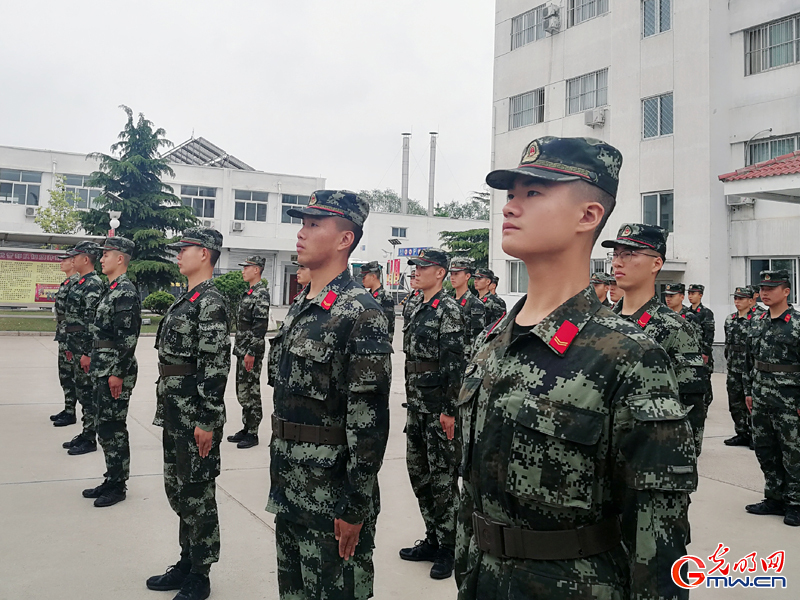 弘扬五四精神，武警官兵以青春的名义宣誓