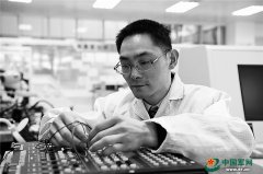 空军某厂高级工程师周勇军:困难激发探索的勇气