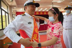 守岛30年，离别之际，这位一级军士长却说不出再见